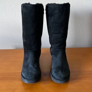 UGG Tall Black Boot - Zippers- Size 8